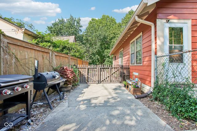 5607 Carrollton Avenue, Indianapolis, IN 46220
