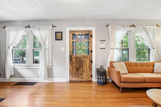 5607 Carrollton Avenue, Indianapolis, IN 46220