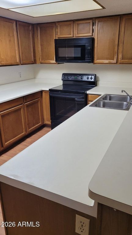 4730 W NORTHERN Avenue 2117, Glendale, AZ 85301 — photo 4