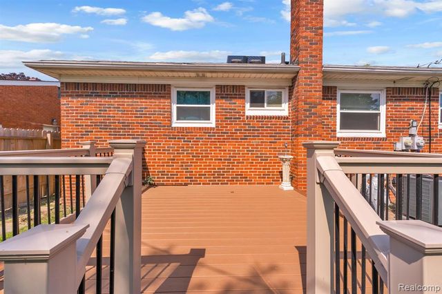 24574 Mabray Avenue, Eastpointe, MI 48021
