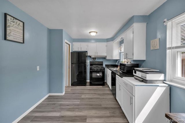 24574 Mabray Avenue, Eastpointe, MI 48021