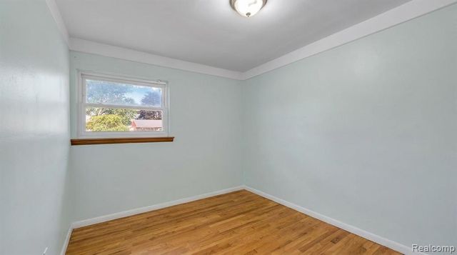 24574 Mabray Avenue, Eastpointe, MI 48021