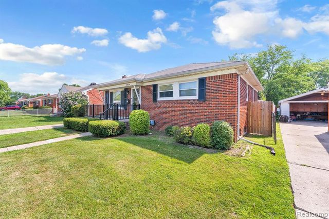 24574 Mabray Avenue, Eastpointe, MI 48021