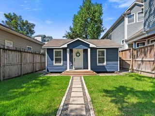 839 W 17th Street, Houston, TX 77008