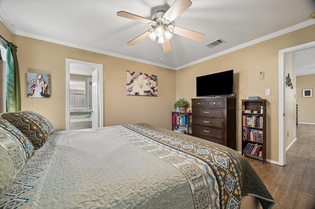 200 Bubbling Brook DR, Hutto, TX 78634