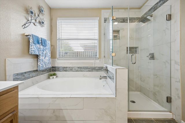 200 Bubbling Brook DR, Hutto, TX 78634