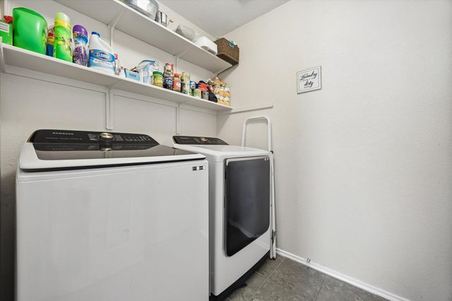200 Bubbling Brook DR, Hutto, TX 78634