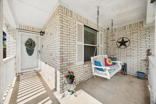 200 Bubbling Brook DR, Hutto, TX 78634