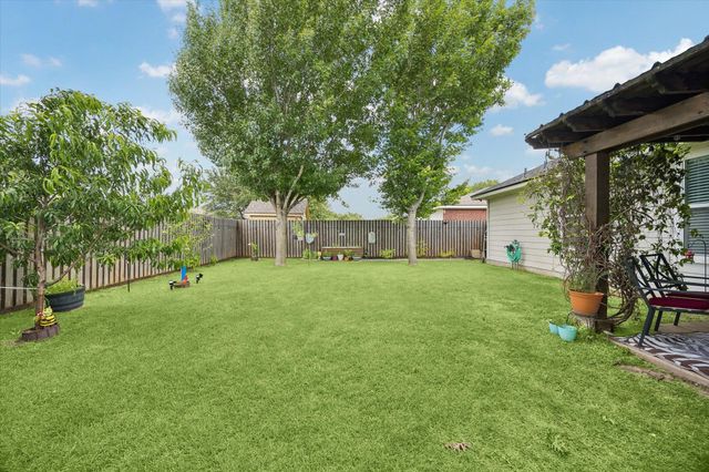 200 Bubbling Brook DR, Hutto, TX 78634