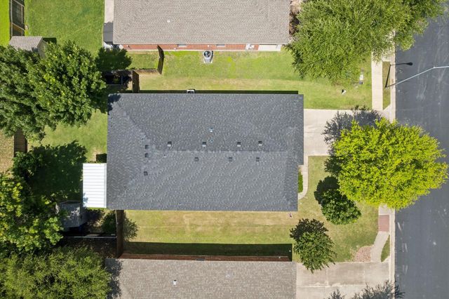 200 Bubbling Brook DR, Hutto, TX 78634