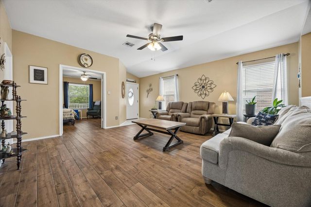 200 Bubbling Brook DR, Hutto, TX 78634