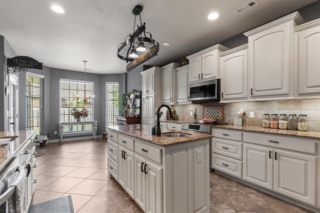 3400 SW Crosswinds Boulevard, Bentonville, AR 72713
