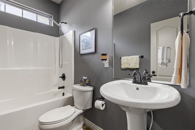 3400 SW Crosswinds Boulevard, Bentonville, AR 72713