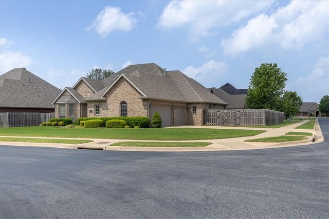 3400 SW Crosswinds Boulevard, Bentonville, AR 72713