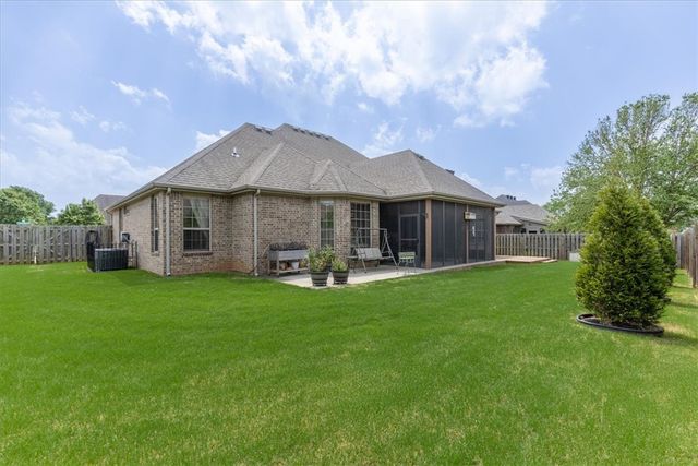 3400 SW Crosswinds Boulevard, Bentonville, AR 72713