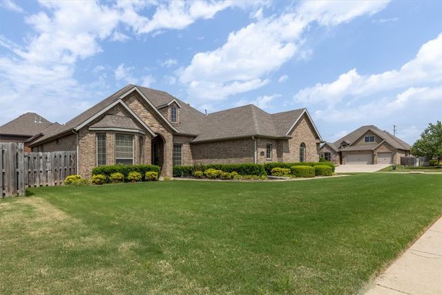 3400 SW Crosswinds Boulevard, Bentonville, AR 72713