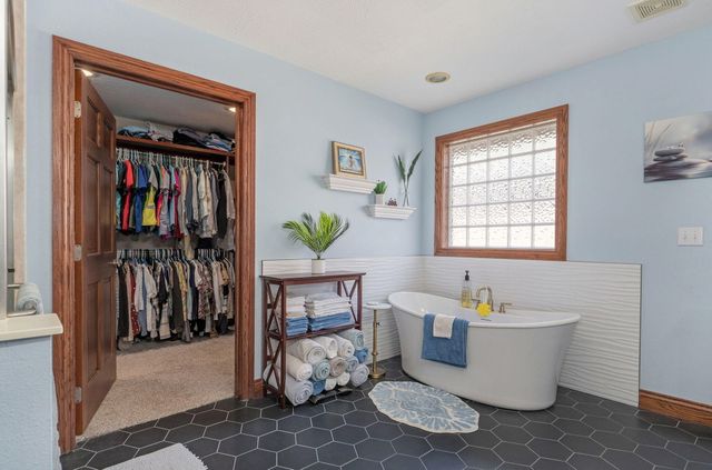 1004 W Glacier Court, Nixa, MO 65714