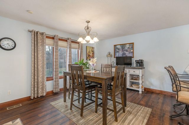 1004 W Glacier Court, Nixa, MO 65714