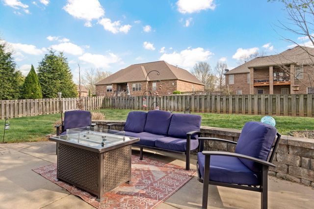 1004 W Glacier Court, Nixa, MO 65714