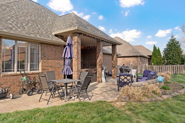 1004 W Glacier Court, Nixa, MO 65714