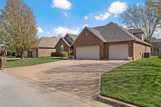 1004 W Glacier Court, Nixa, MO 65714