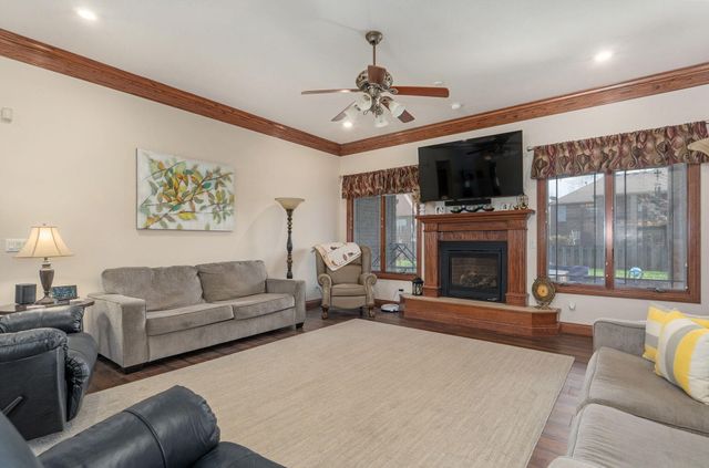 1004 W Glacier Court, Nixa, MO 65714