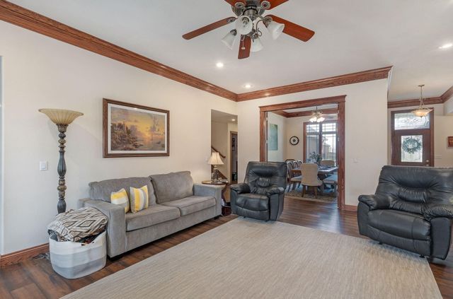 1004 W Glacier Court, Nixa, MO 65714