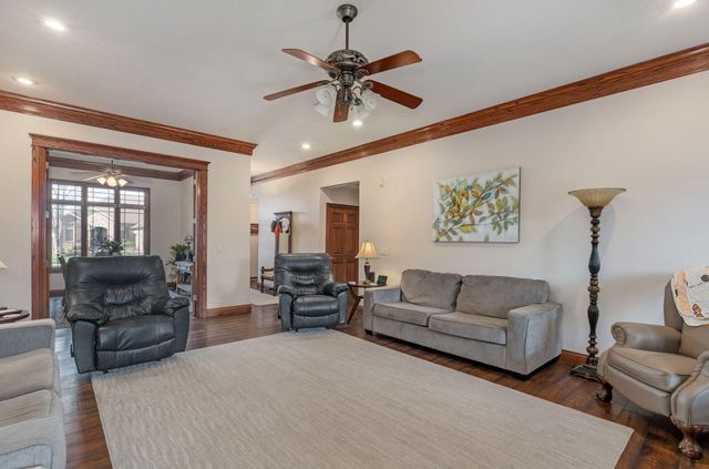 1004 W Glacier Court, Nixa, MO 65714