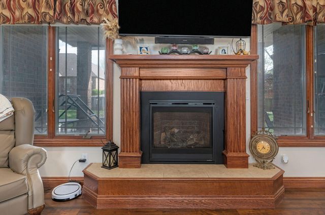 1004 W Glacier Court, Nixa, MO 65714