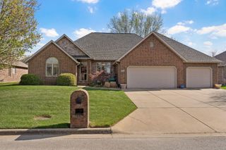 1004 W Glacier Court, Nixa, MO 65714