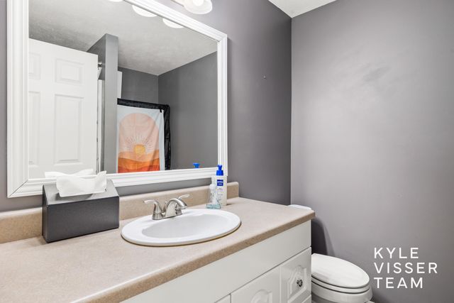 2916 Woodglen Street NW, Grand Rapids, MI 49504