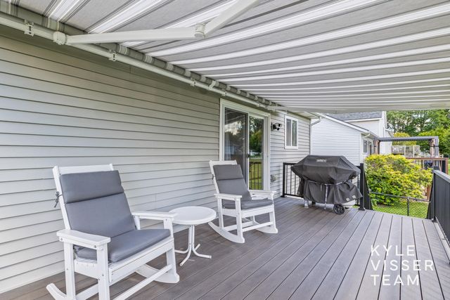 2916 Woodglen Street NW, Grand Rapids, MI 49504