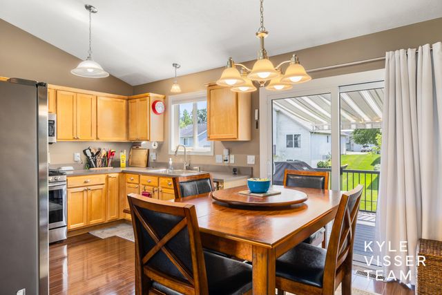 2916 Woodglen Street NW, Grand Rapids, MI 49504