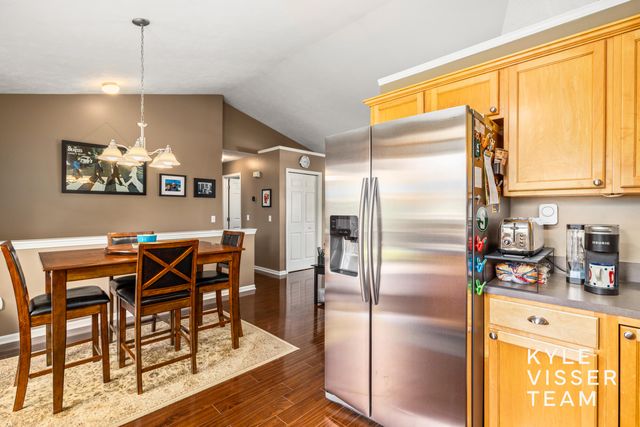 2916 Woodglen Street NW, Grand Rapids, MI 49504
