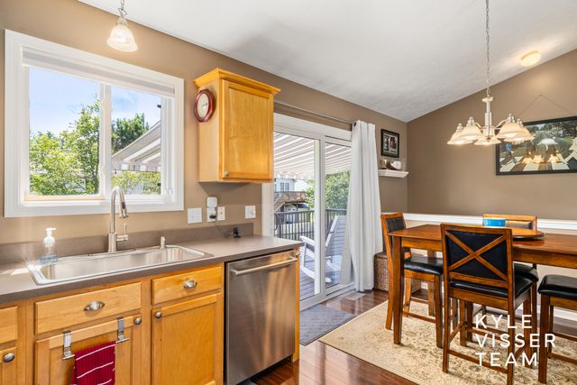 2916 Woodglen Street NW, Grand Rapids, MI 49504