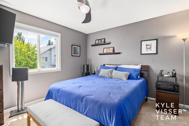 2916 Woodglen Street NW, Grand Rapids, MI 49504