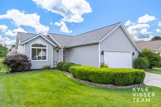2916 Woodglen Street NW, Grand Rapids, MI 49504