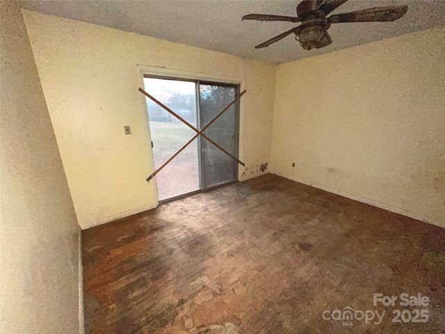 2330 40th Avenue Court NE, Hickory, NC 28601