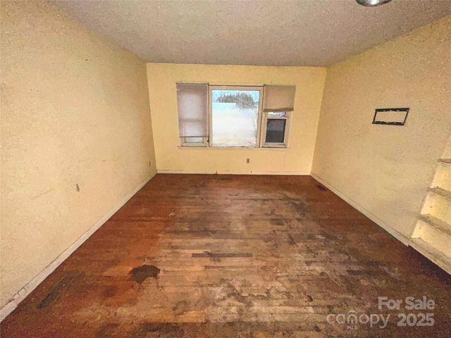 2330 40th Avenue Court NE, Hickory, NC 28601