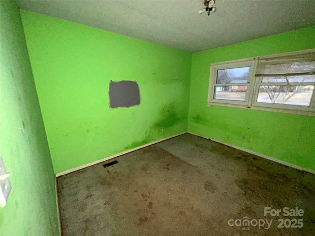 2330 40th Avenue Court NE, Hickory, NC 28601