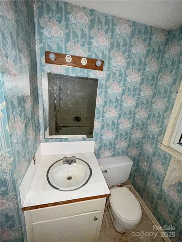 2330 40th Avenue Court NE, Hickory, NC 28601