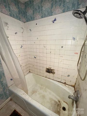 2330 40th Avenue Court NE, Hickory, NC 28601