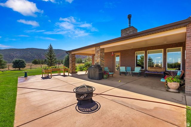 520 N OLD PARAGONAH HWY, Parowan, UT 84761