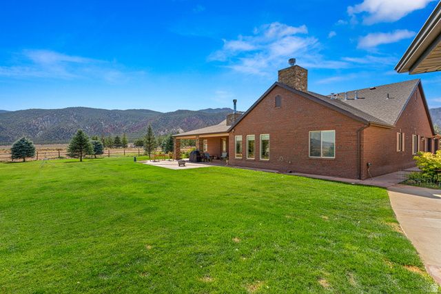 520 N OLD PARAGONAH HWY, Parowan, UT 84761