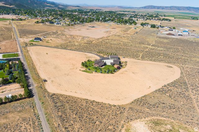 520 N OLD PARAGONAH HWY, Parowan, UT 84761