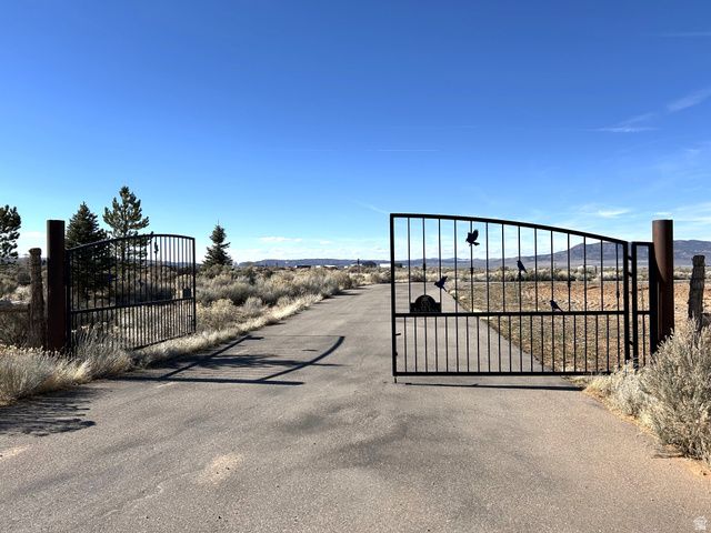 520 N OLD PARAGONAH HWY, Parowan, UT 84761