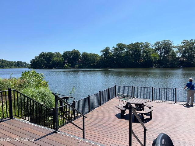 18 Lexington Court, Red Bank, NJ 07701