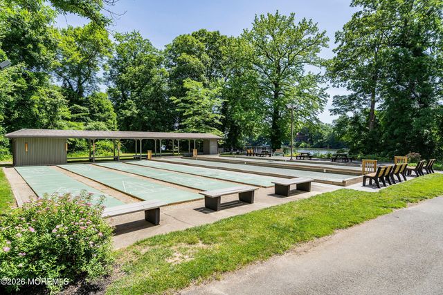 18 Lexington Court, Red Bank, NJ 07701