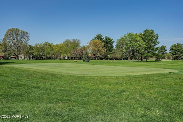 18 Lexington Court, Red Bank, NJ 07701