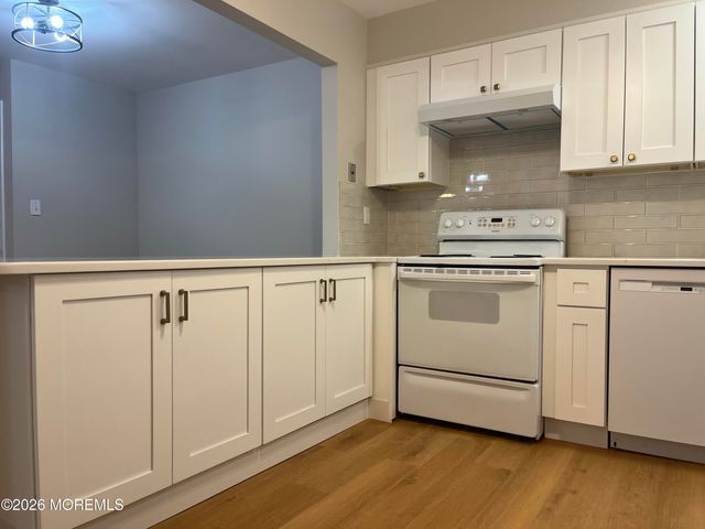 18 Lexington Court, Red Bank, NJ 07701